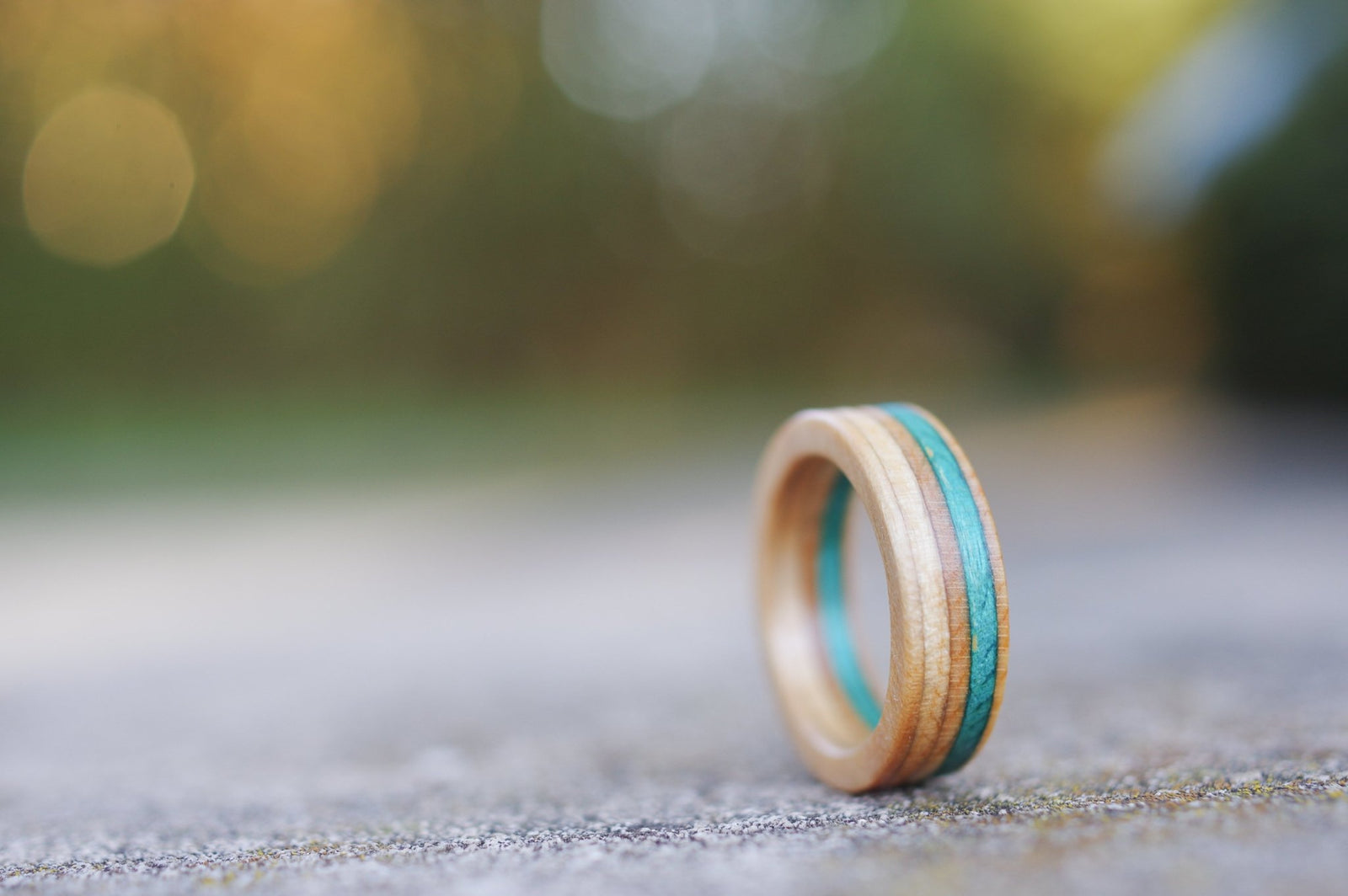 Bague skateboard recyclé 7PLIS bleue turquoise bois - 7PLIS