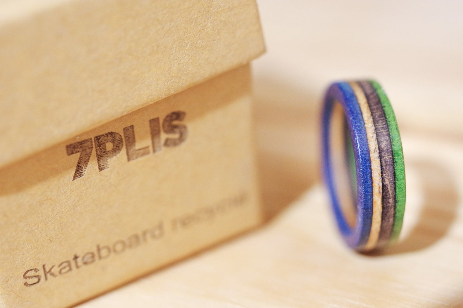 Bague skateboard recyclé 7PLIS verte bleue - 7PLIS