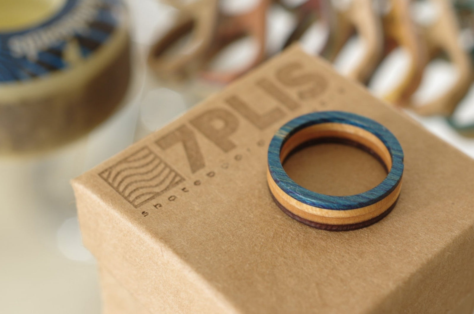 Bague skateboard recyclé bois bleue - 7PLIS