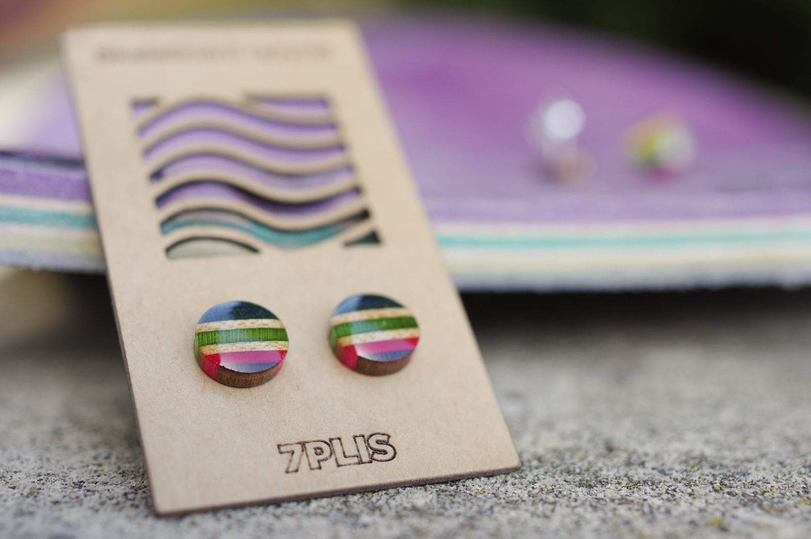 Boucle d'oreille résine & SKATEBOARD recyclé 7PLIS - 7PLIS