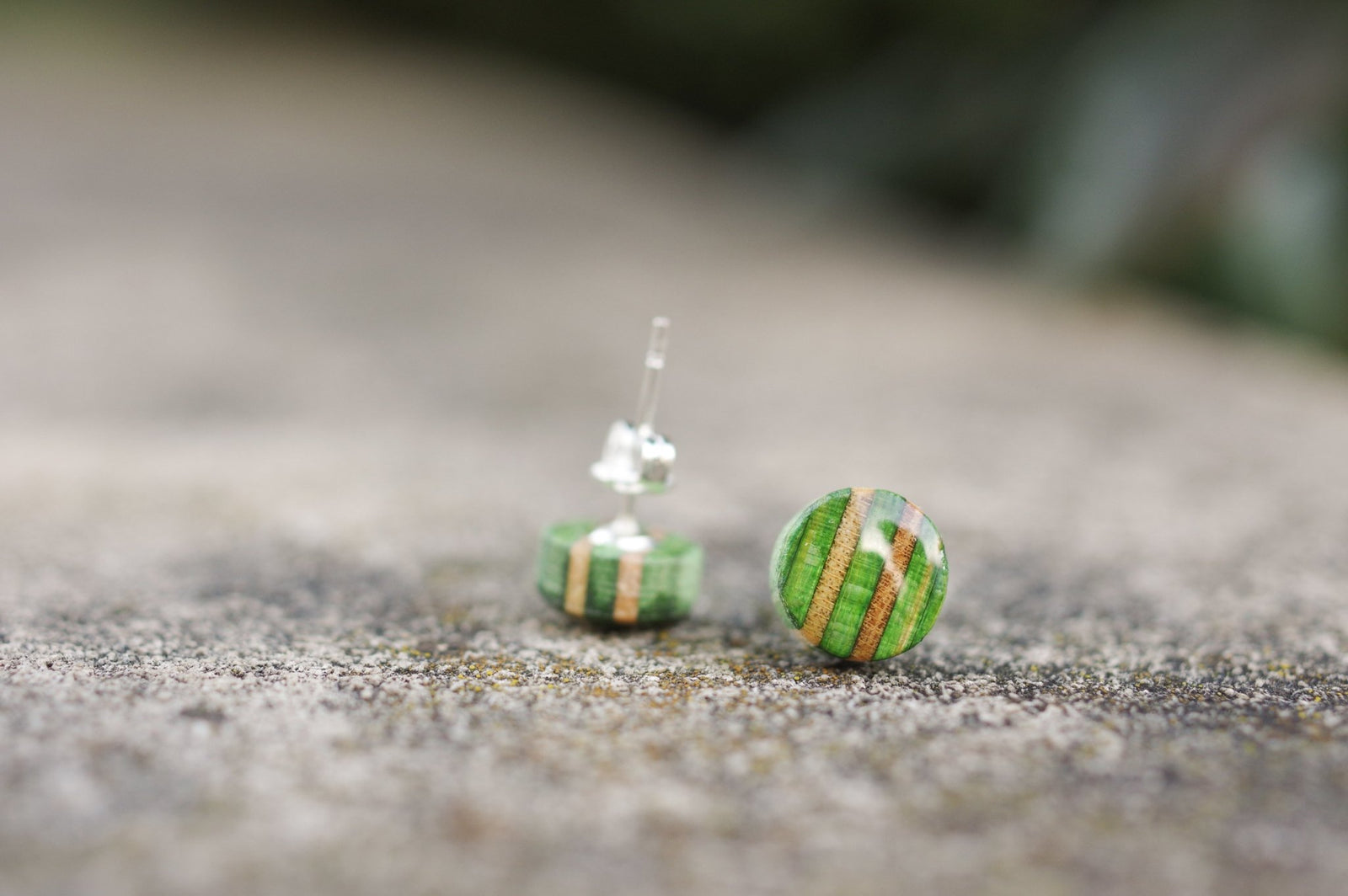 Boucle d'oreille résine & SKATEBOARD recyclé 7PLIS - 7PLIS