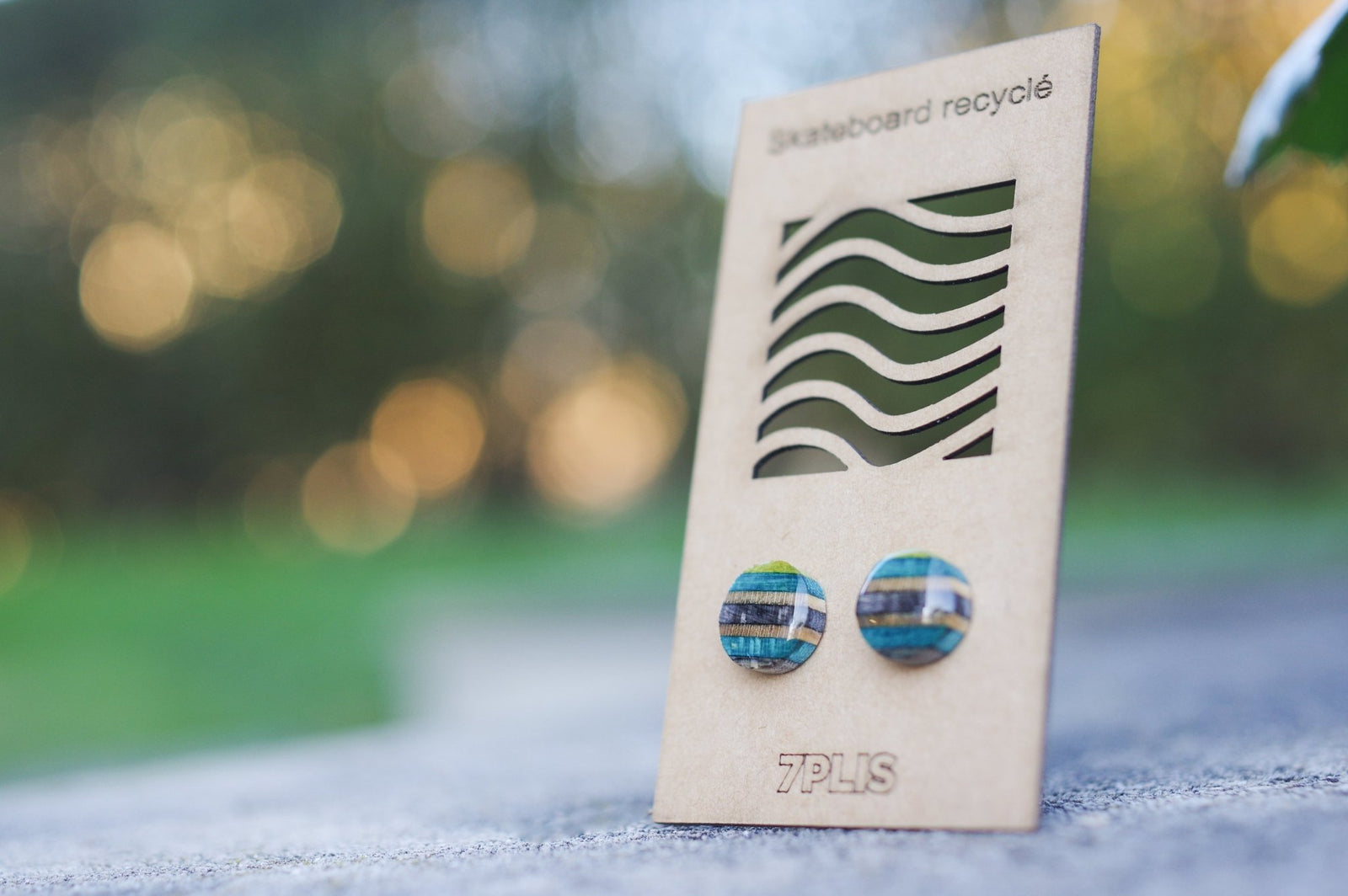 Boucle d'oreille résine & SKATEBOARD recyclé 7PLIS - 7PLIS