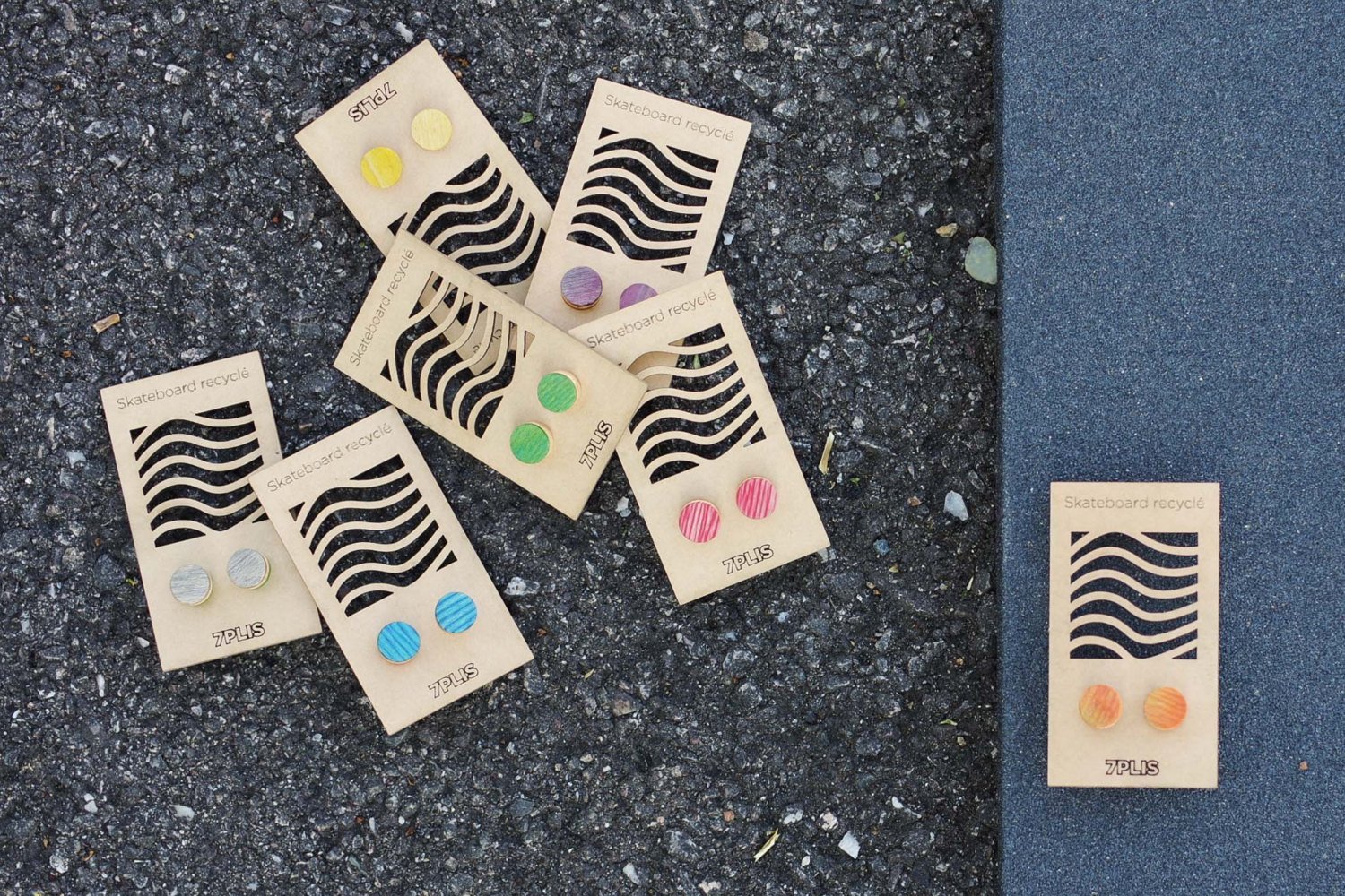 Boucle d'oreille SKATEBOARD recyclé - 7PLIS