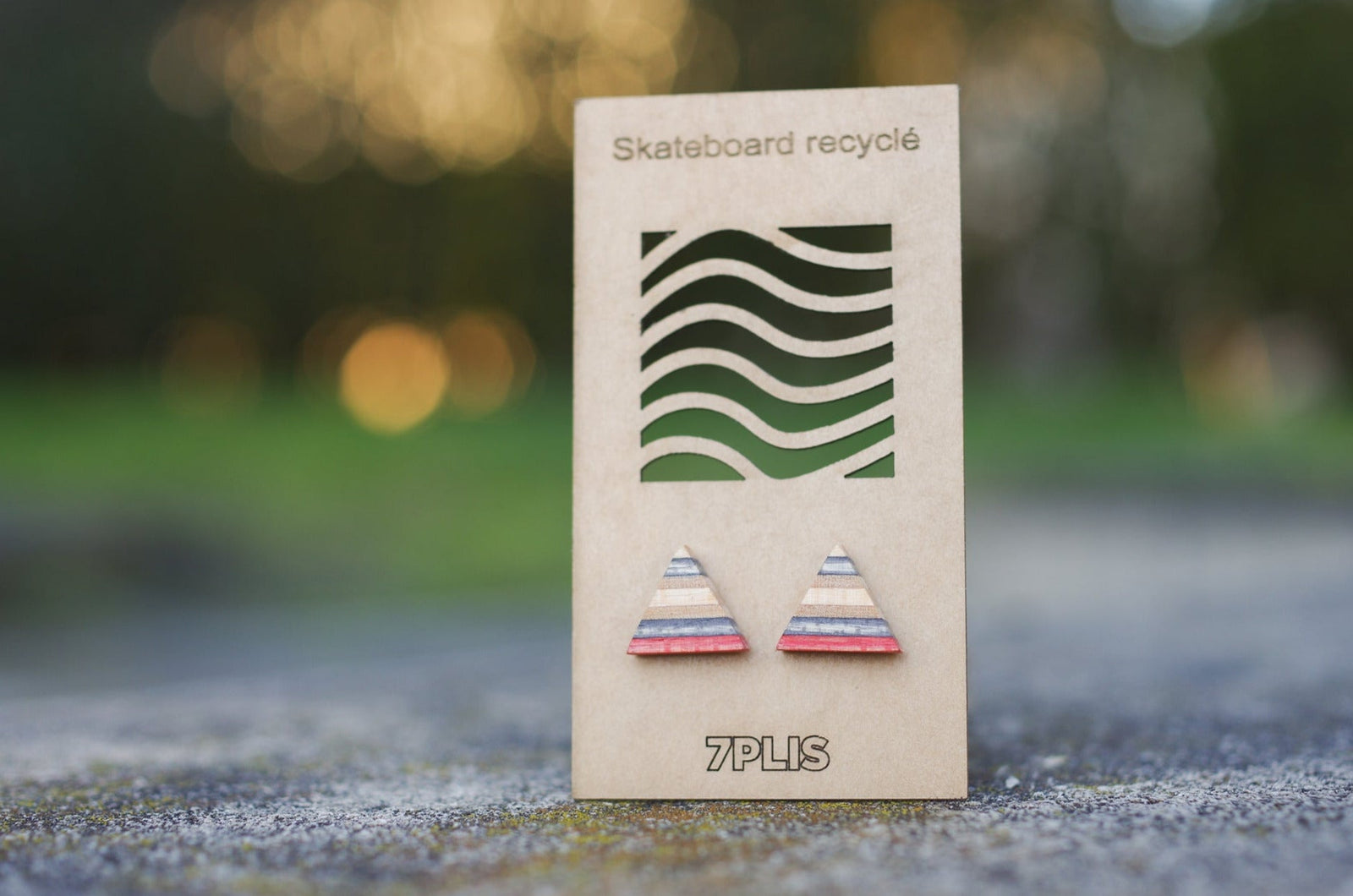 Boucle d'oreille triangle SKATEBOARD recyclé & argent 925 - 7PLIS