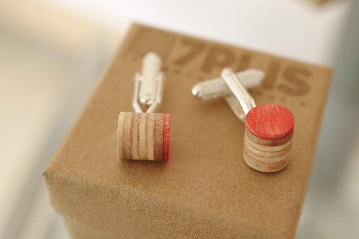 Boutons de manchette bois et rouge - 7PLIS