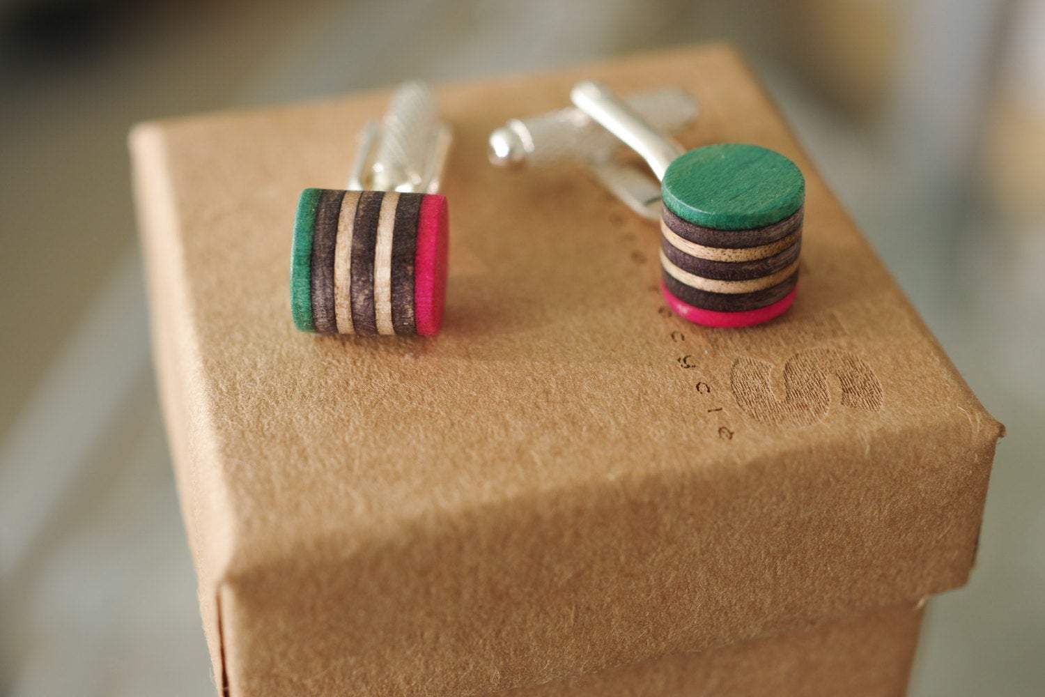 Boutons de manchette noir rose et vert - 7PLIS