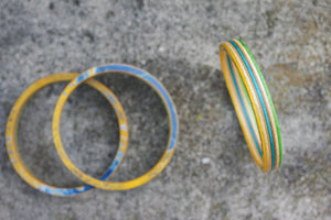 Bracelet vert jaune bleu SKATEBOARD recyclé - 7PLIS