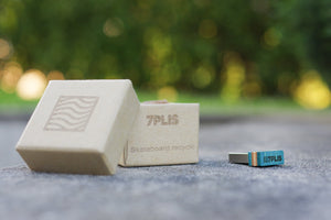 Clé USB en SKATEBOARD recyclé - 7PLIS