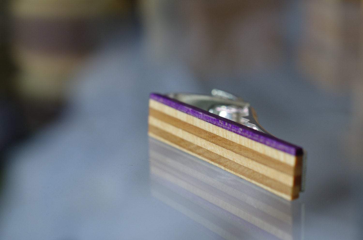 Pince à cravate skateboard recyclé bois violet - 7PLIS