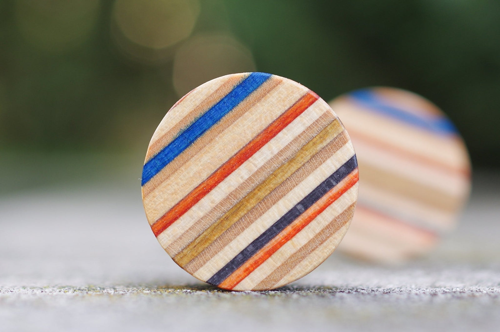 Plug SKATEBOARD recyclé bleu orange noir bois - 7PLIS