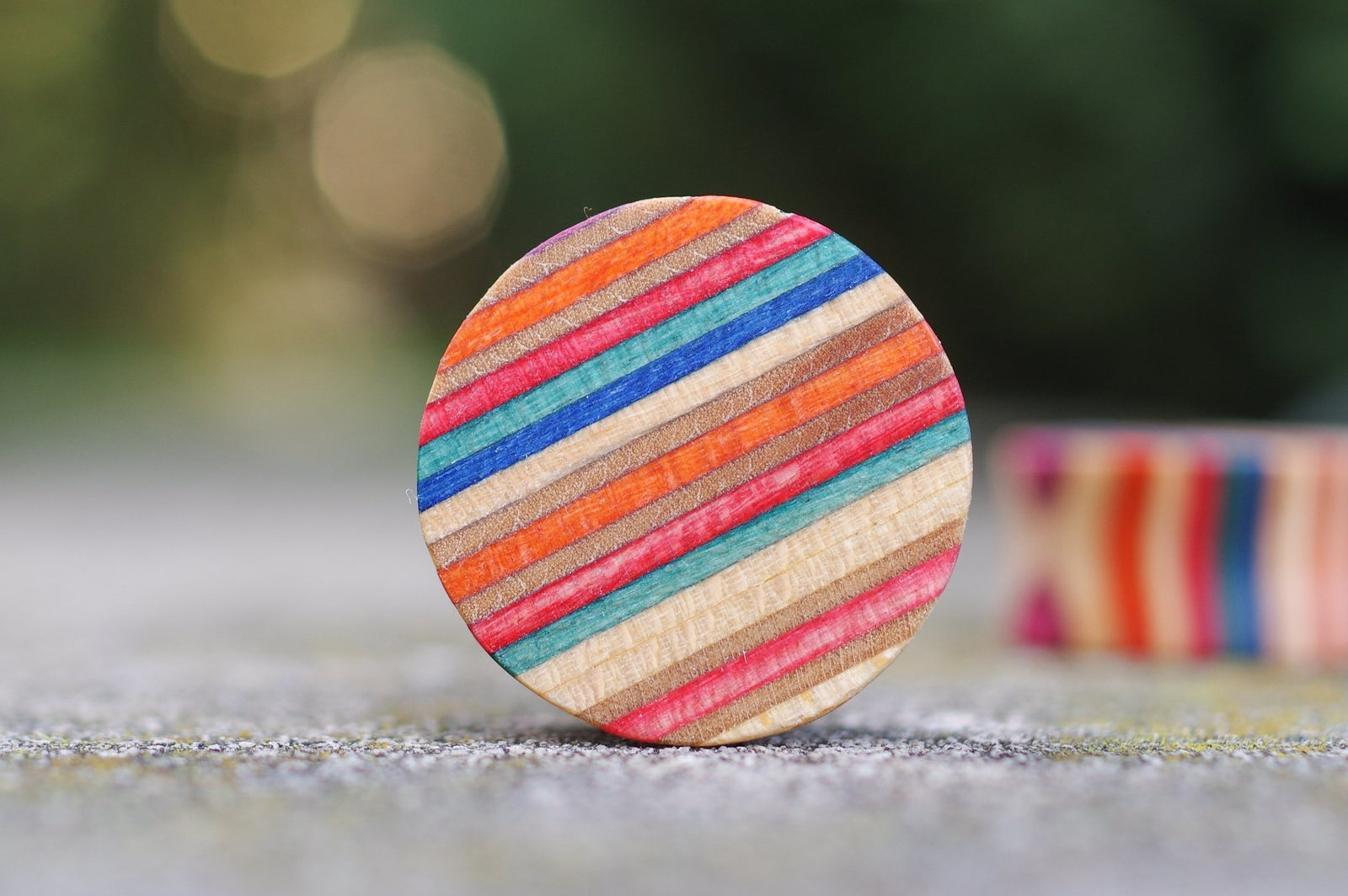 Plug SKATEBOARD recyclé bleu orange rouge bois - 7PLIS