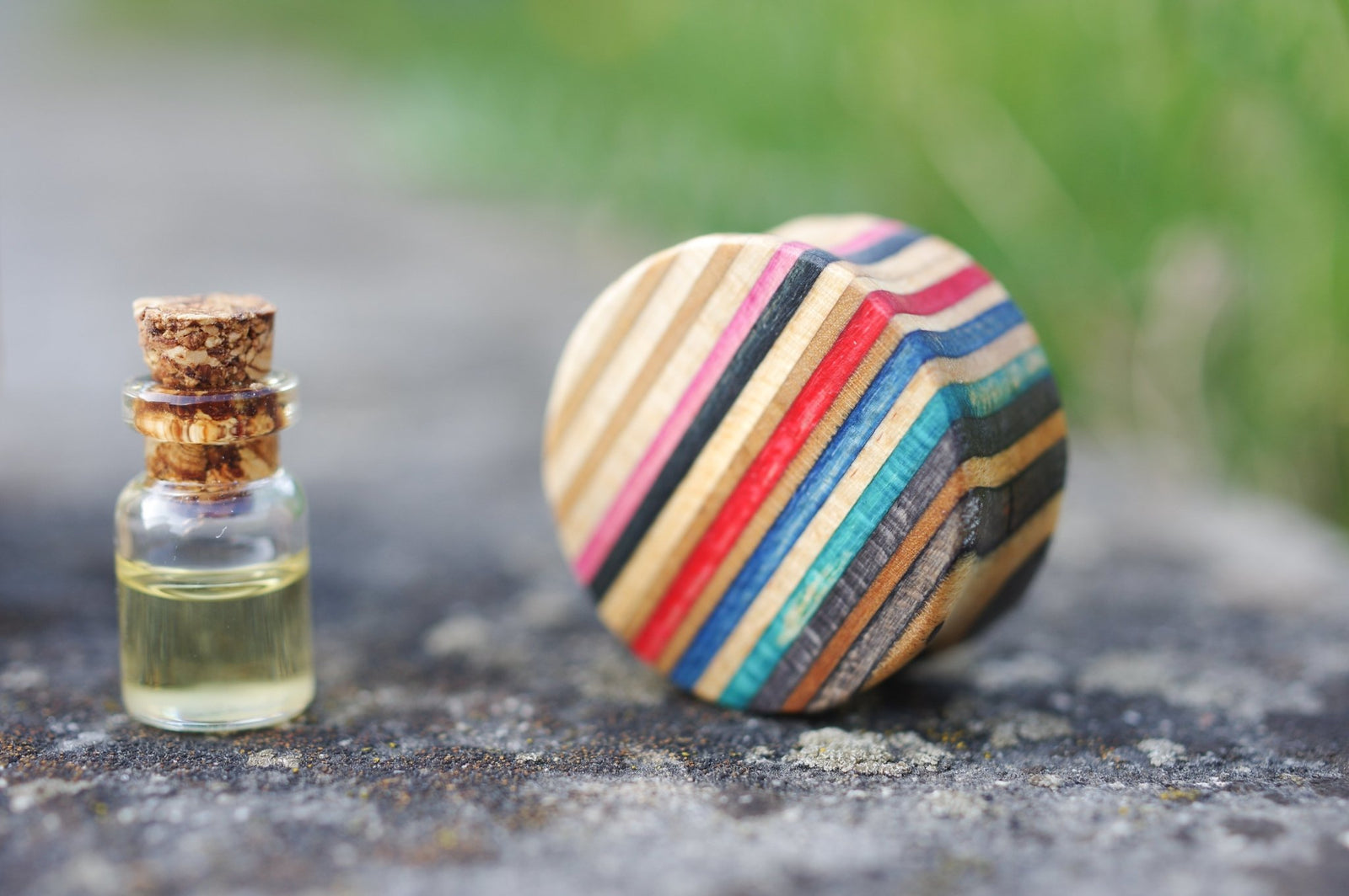 Plug SKATEBOARD recyclé bleu turquoise rouge noir bois - 7PLIS