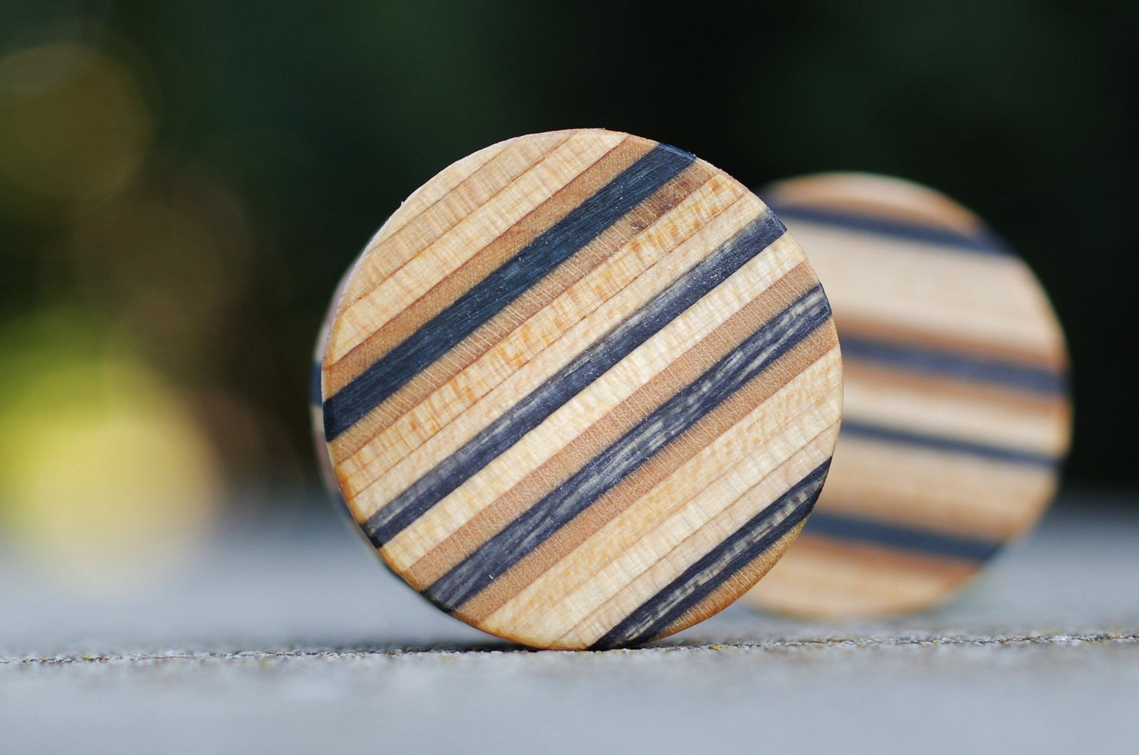 Plug SKATEBOARD recyclé noir bois - 7PLIS