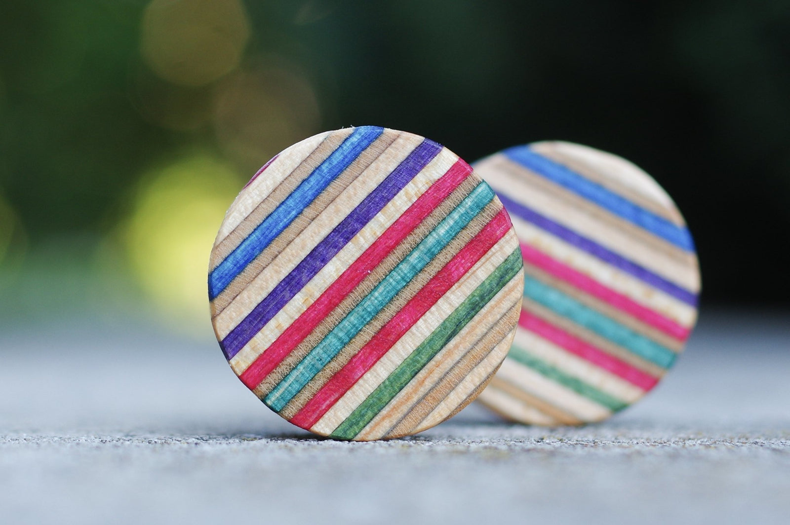 Plug SKATEBOARD recyclé rouge vert bleu bois - 7PLIS