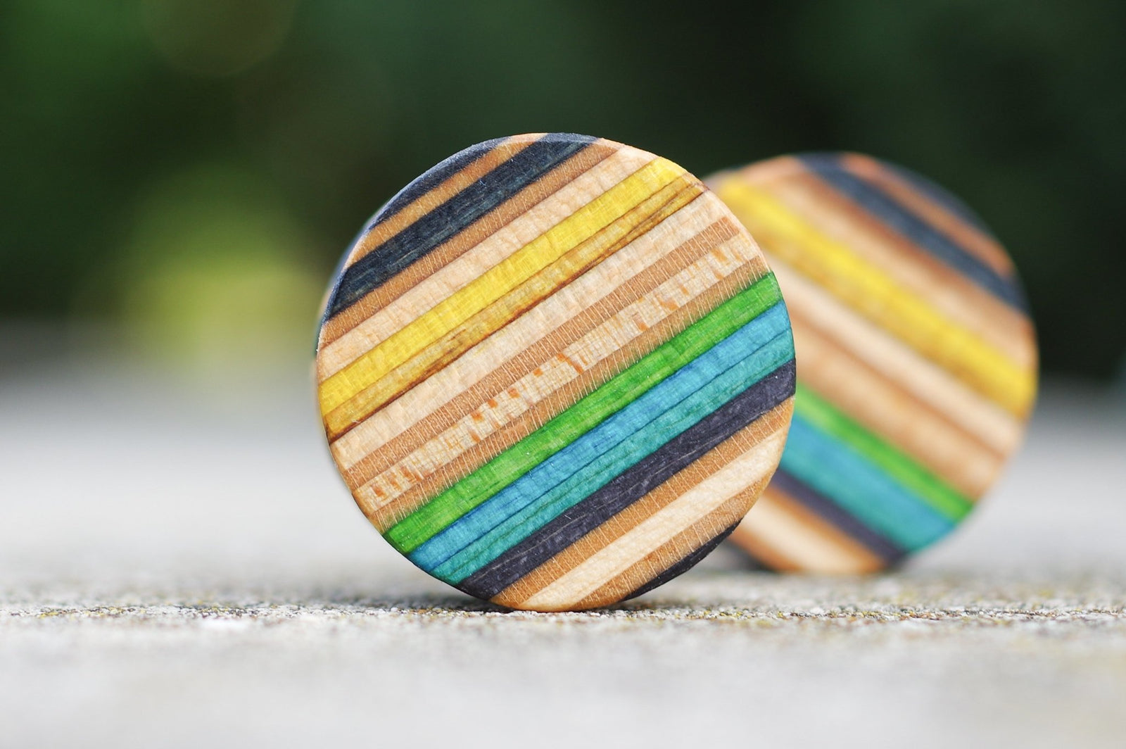 Plug SKATEBOARD recyclé vert jaune bleu noir bois - 7PLIS