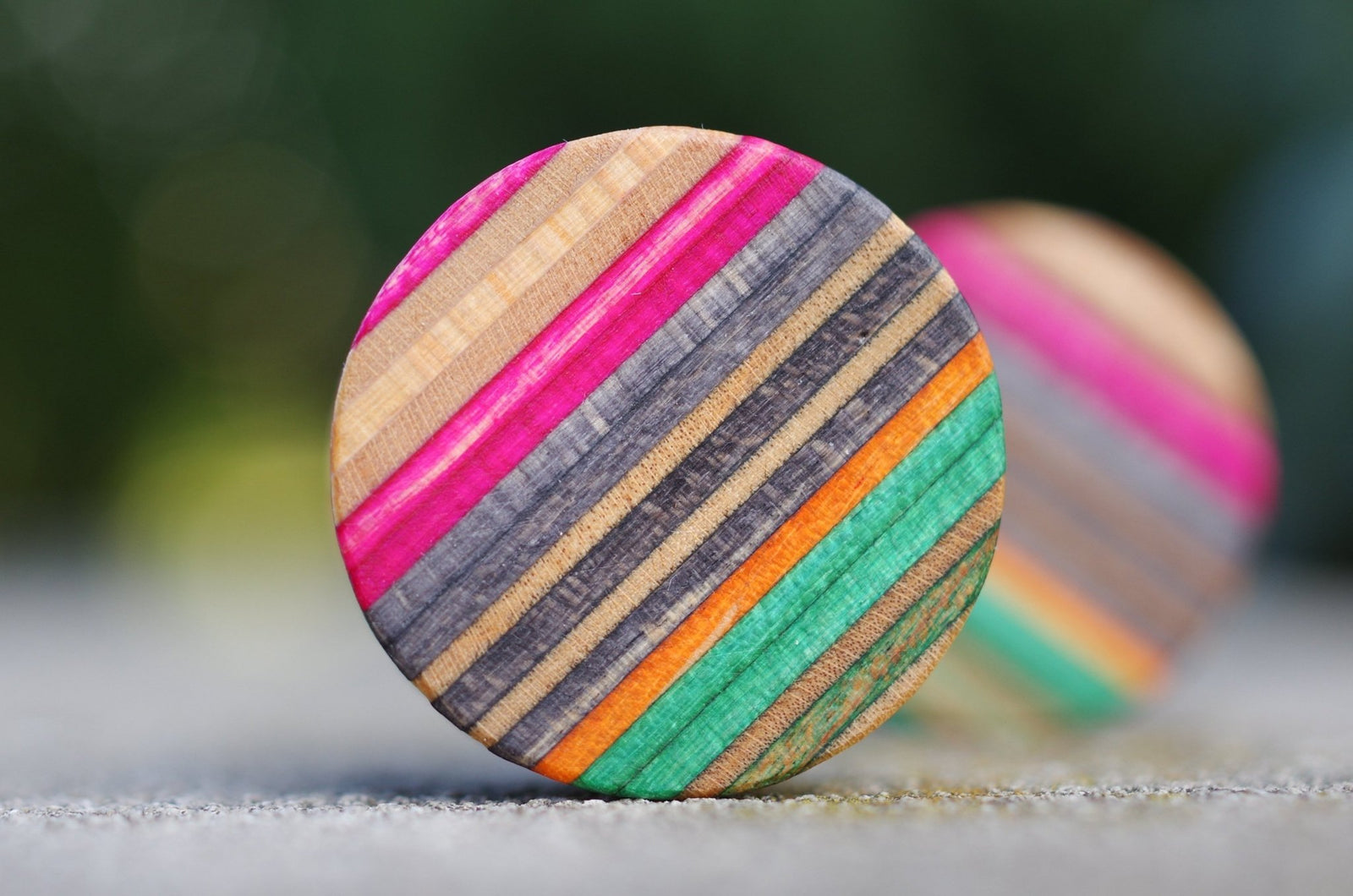 Plug SKATEBOARD recyclé vert rose orange noir bois - 7PLIS