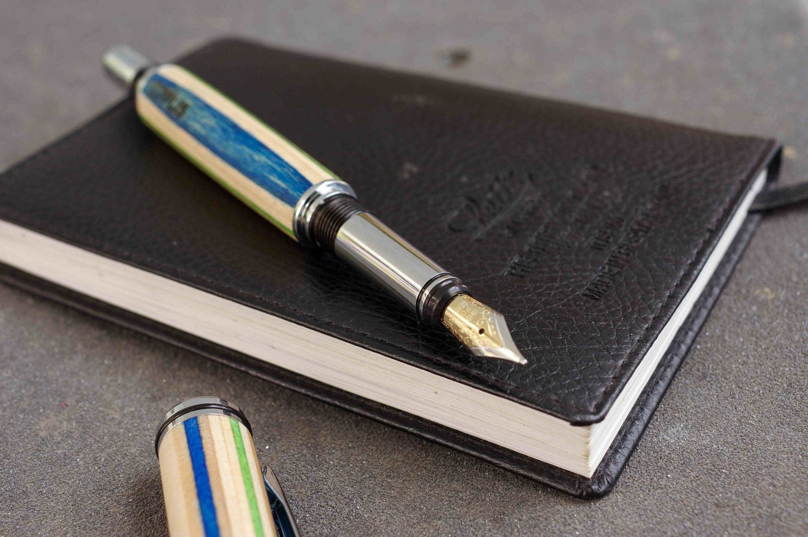 Stylo plume 7PLIS skateboard recyclé - 7PLIS