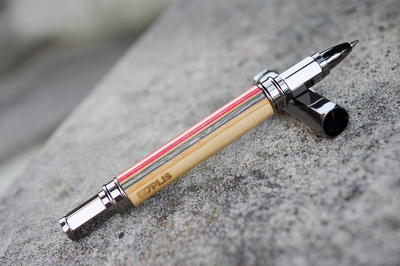 Stylo plume/roller 7PLIS skateboard recyclé - 7PLIS