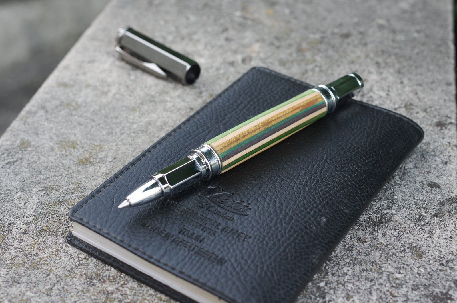 Stylo plume/roller 7PLIS skateboard recyclé - 7PLIS