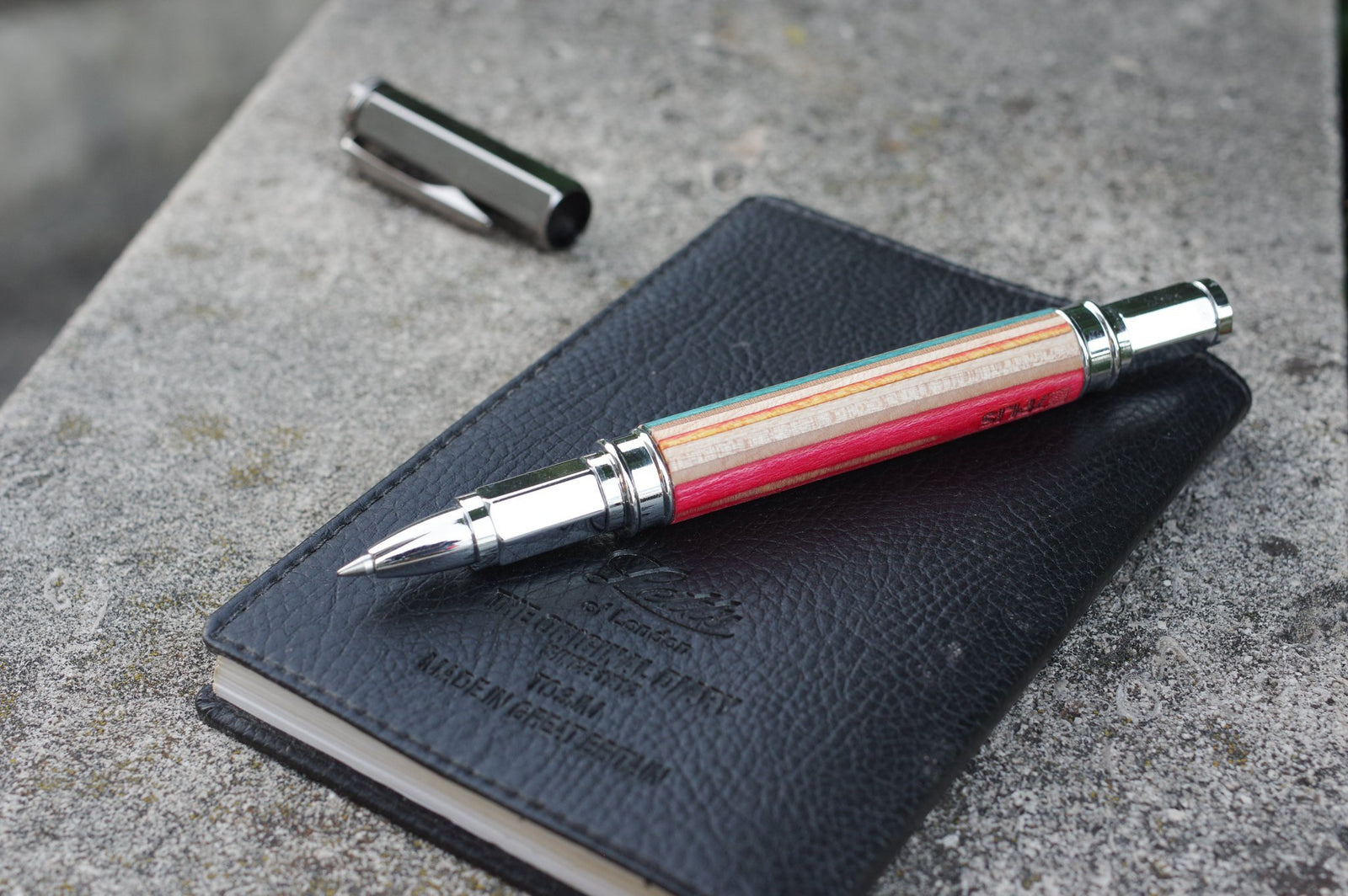 Stylo plume/roller 7PLIS skateboard recyclé - 7PLIS