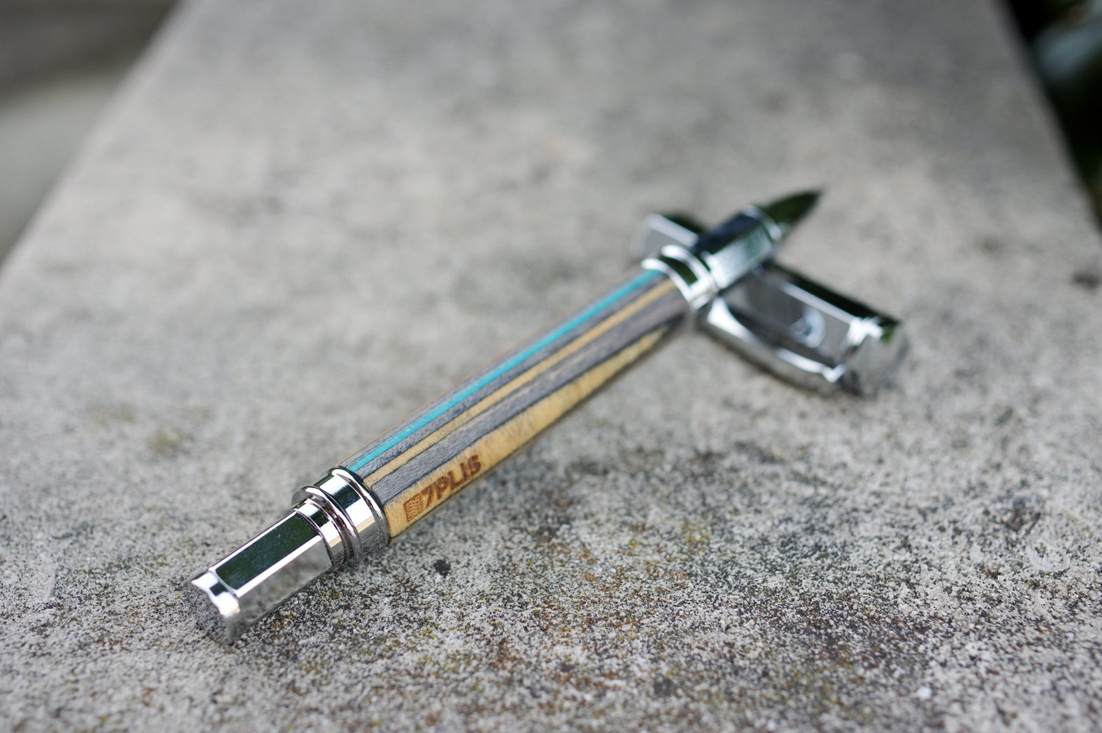 Stylo plume/roller 7PLIS skateboard recyclé - 7PLIS