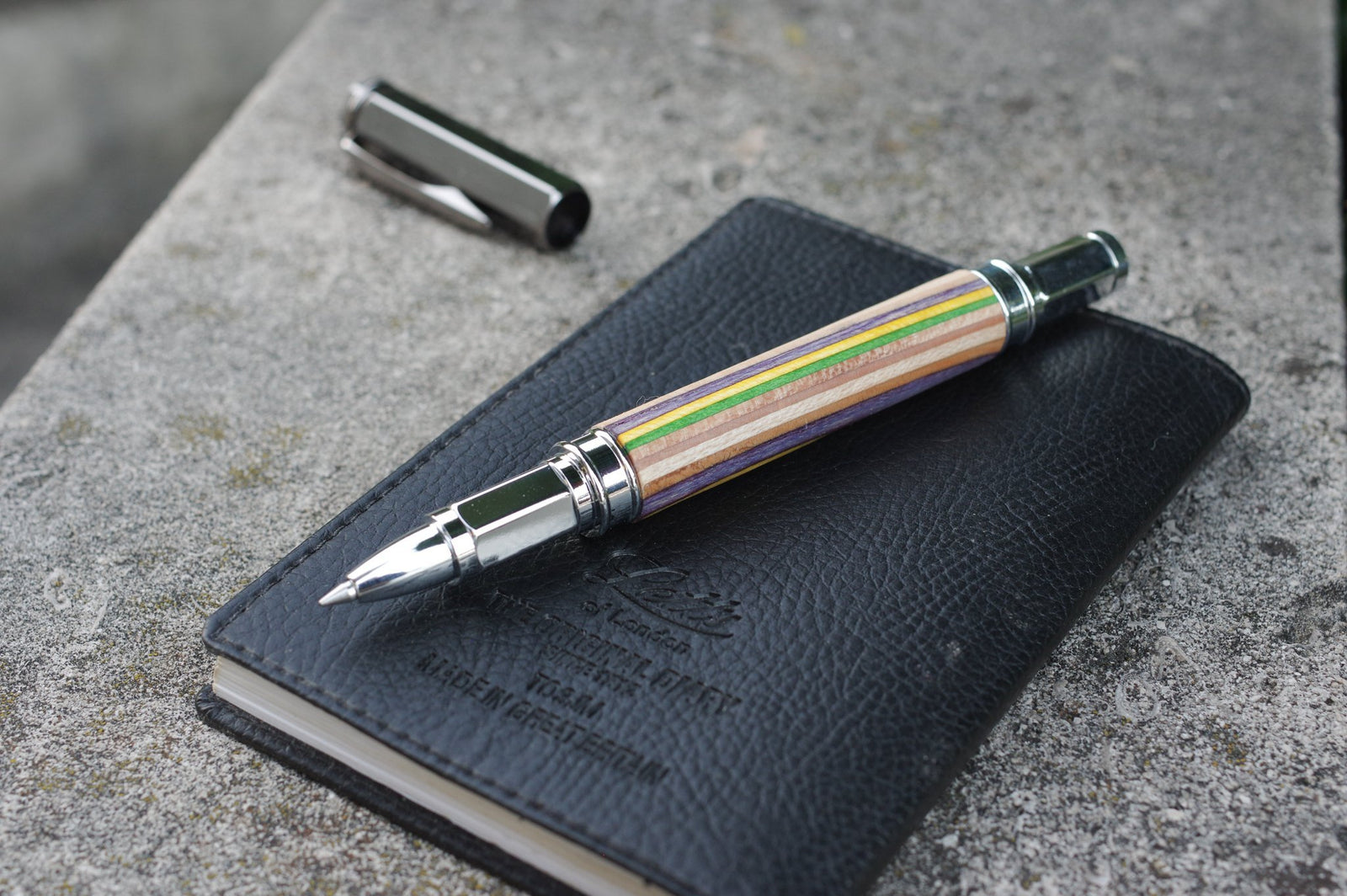 Stylo plume/roller 7PLIS skateboard recyclé - 7PLIS